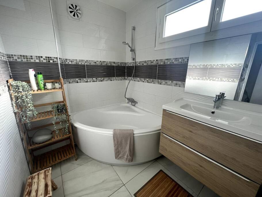 Hana Home Mantes-La-Jolie 6 Personnes Parking Public Gratuit Business&Family Zewnętrze zdjęcie