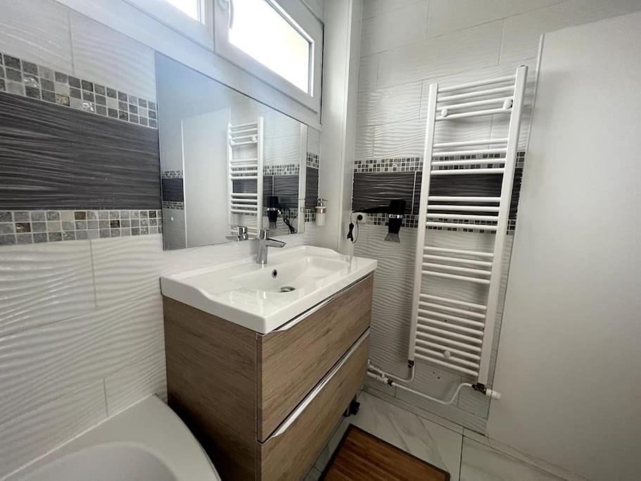 Hana Home Mantes-La-Jolie 6 Personnes Parking Public Gratuit Business&Family Zewnętrze zdjęcie